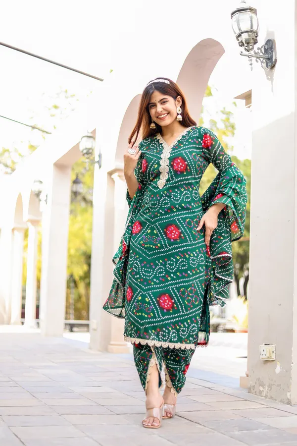 Green_Georgette_Regular_Fit_Solid_Kurta_And_Pant_Set_For_Women