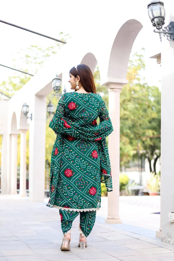 Green_Georgette_Regular_Fit_Solid_Kurta_And_Pant_Set_For_Women