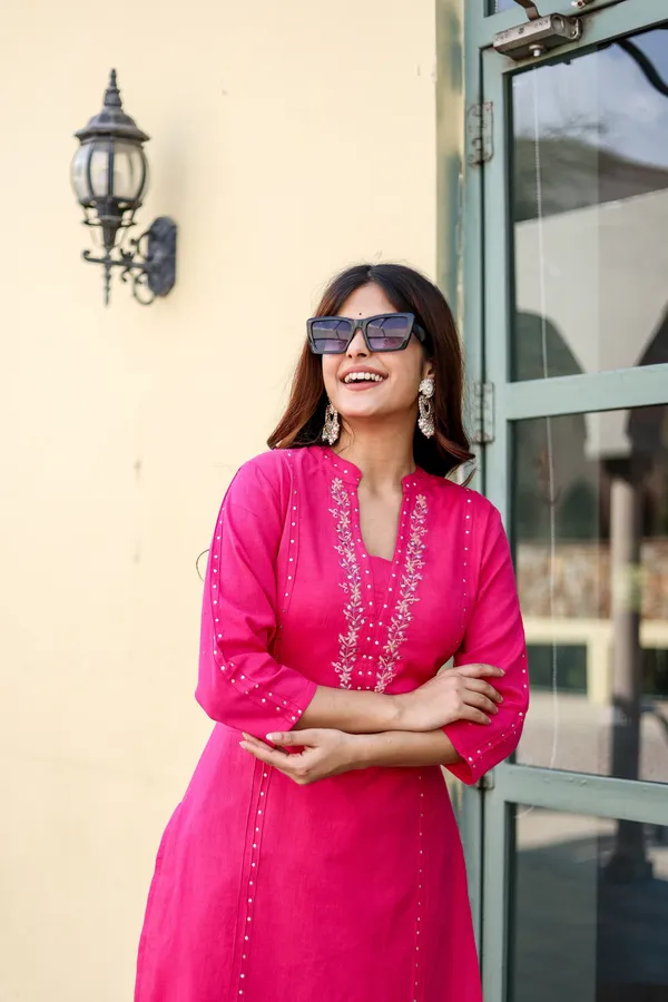 Pink_Embroidery_work_kurta_and_pant_set
