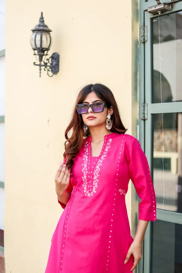 Pink_Embroidery_work_kurta_and_pant_set