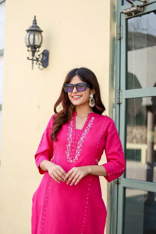 Pink_Embroidery_work_kurta_and_pant_set