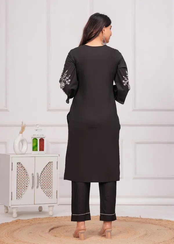 Women_Printed_or_Gota_Patti_Work_Kurta_and_Pant_Set