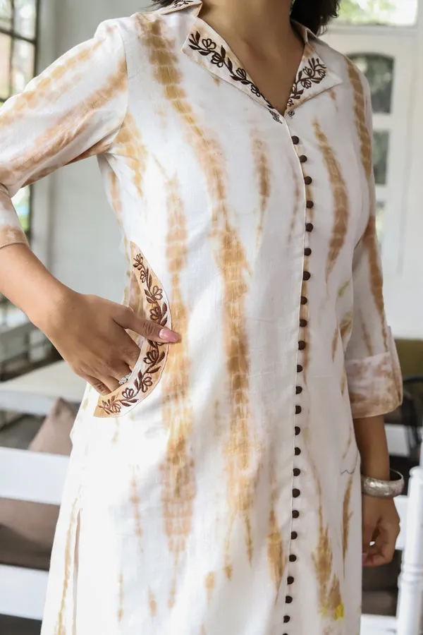 Multicolor_Embroidery_Cotton_Regular_Fit_Solid_Kurta_For_Women