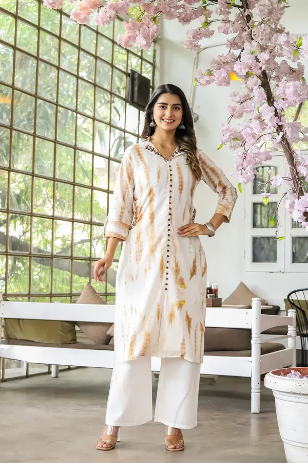 Multicolor_Embroidery_Cotton_Regular_Fit_Solid_Kurta_For_Women