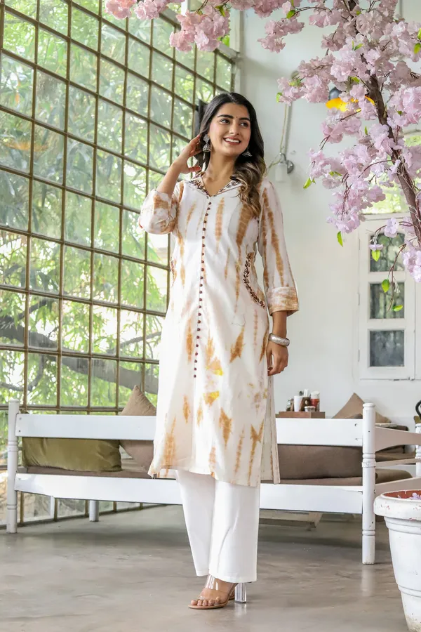 Multicolor_Embroidery_Cotton_Regular_Fit_Solid_Kurta_For_Women