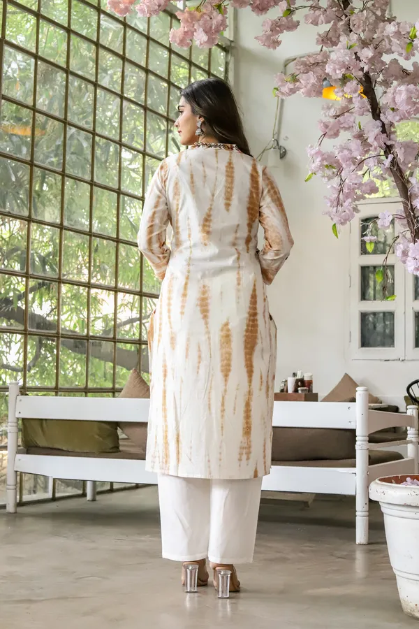 Multicolor_Embroidery_Cotton_Regular_Fit_Solid_Kurta_For_Women