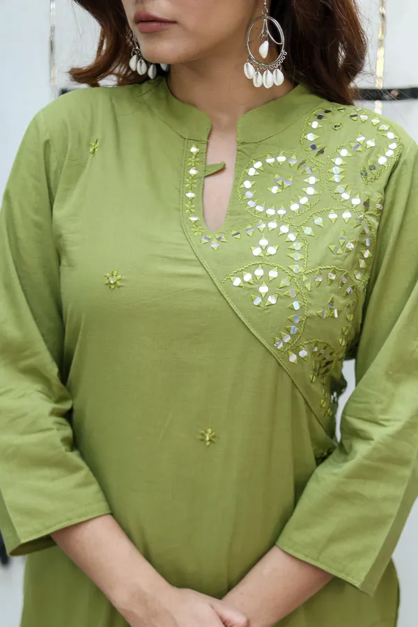 Green_Rayon_Embroidery_Work_Kurta_and_Pant_Set