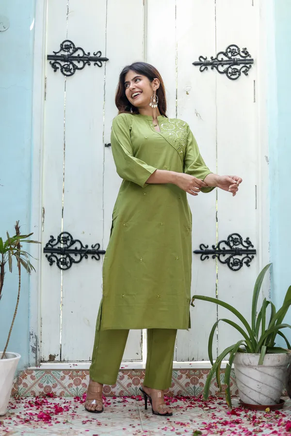 Green_Rayon_Embroidery_Work_Kurta_and_Pant_Set