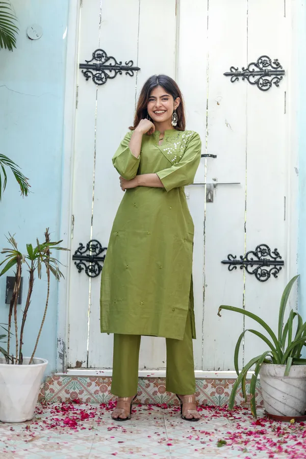 Green_Rayon_Embroidery_Work_Kurta_and_Pant_Set