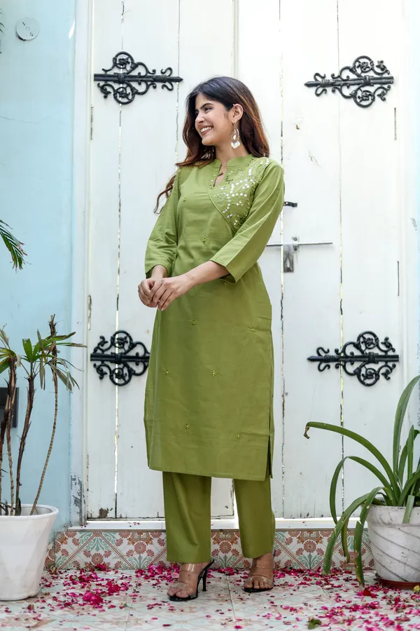 Green_Rayon_Embroidery_Work_Kurta_and_Pant_Set