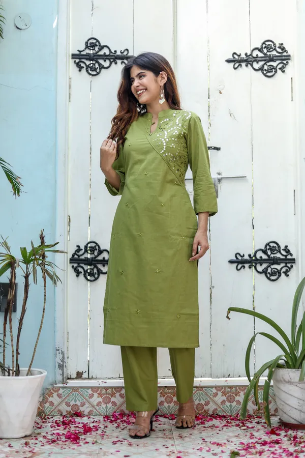 Green_Rayon_Embroidery_Work_Kurta_and_Pant_Set