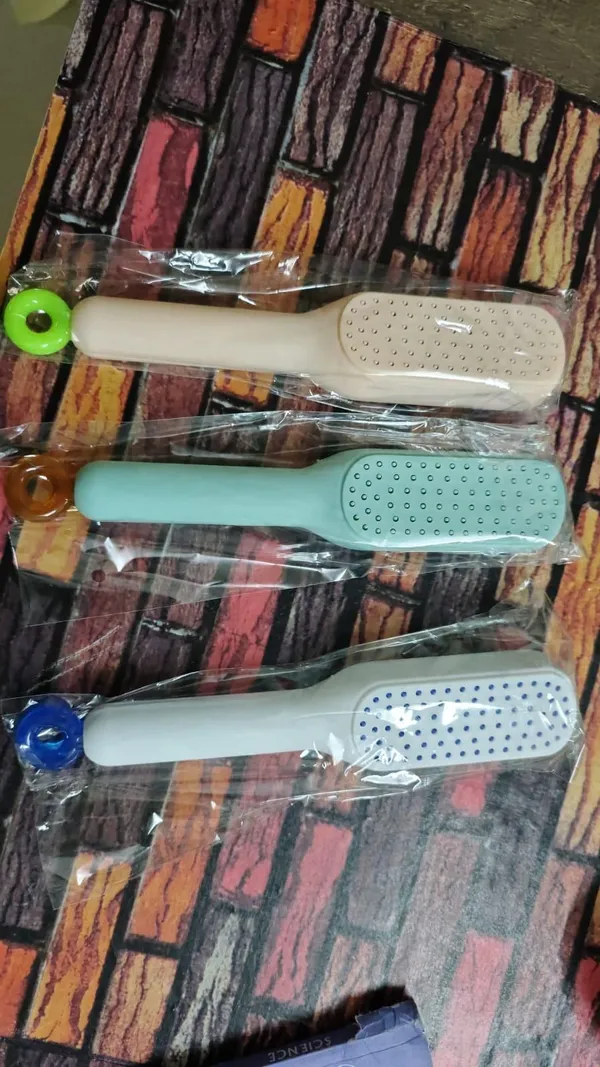 Multicolor_Self_Cleaning_Anti_Static_Massage_Comb_For_Adults_And_Kids