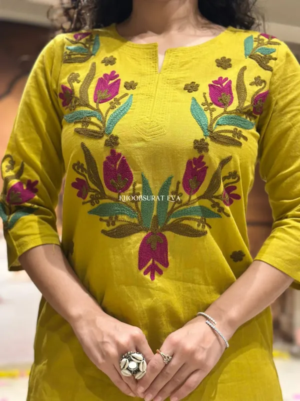 chic_Embroidered_Cotton_Kurta_and_Pant_Set_—_Two-Piece_Aari_Work_Ensemble_for_Effortless_Everyday_Style