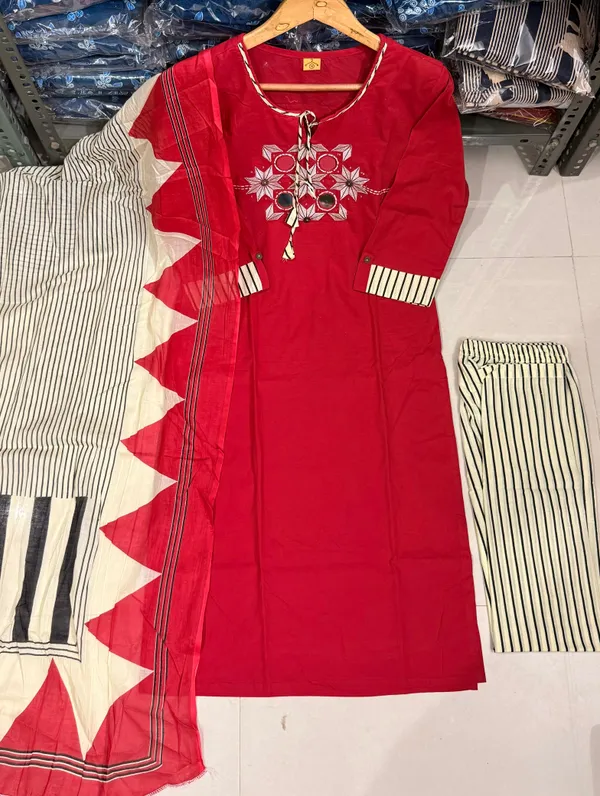 Elegant_Sanganeri_Print_Cotton_Kurta_Pant_Dupatta_Set_with_Embroidery_and_Mirror_Work