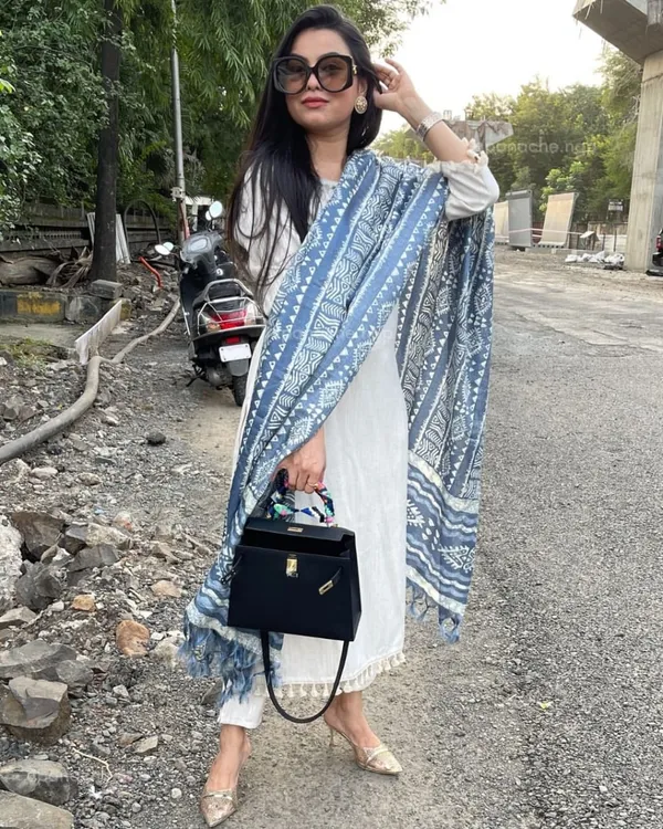 Beautiful_Pure_Cotton_Kurti_with_Pant_Set_with_Embroidery_Work