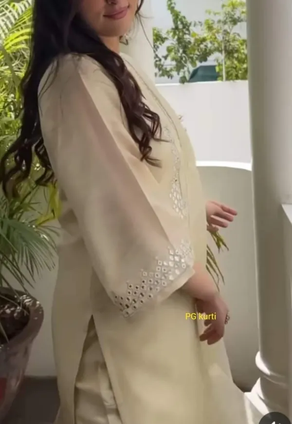 Off-White_Chanderi_Suit_With_Foil_Mirror_Embroidery_Work