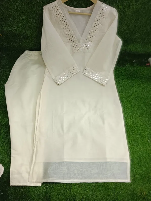 Off-White_Chanderi_Suit_With_Foil_Mirror_Embroidery_Work