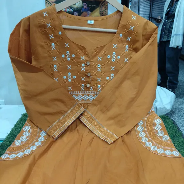 Women_Premium_Embroidered_Dhabu_Cotton_Kurta_Pant_Set
