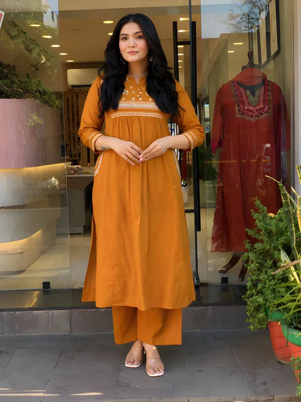 Women_Premium_Embroidered_Dhabu_Cotton_Kurta_Pant_Set