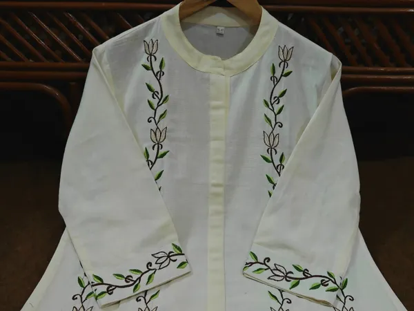 Women_Stylish_Handloom_Cotton_Kurta_Set_with_Khadi_Silk_Dupatta_Embroidered_Ethnic_Three_Piece_Suit