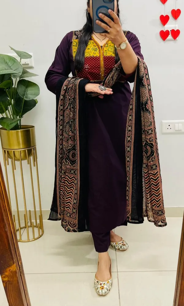 Women_Printed_Cotton_Kurta_Pant_Dupatta_Set