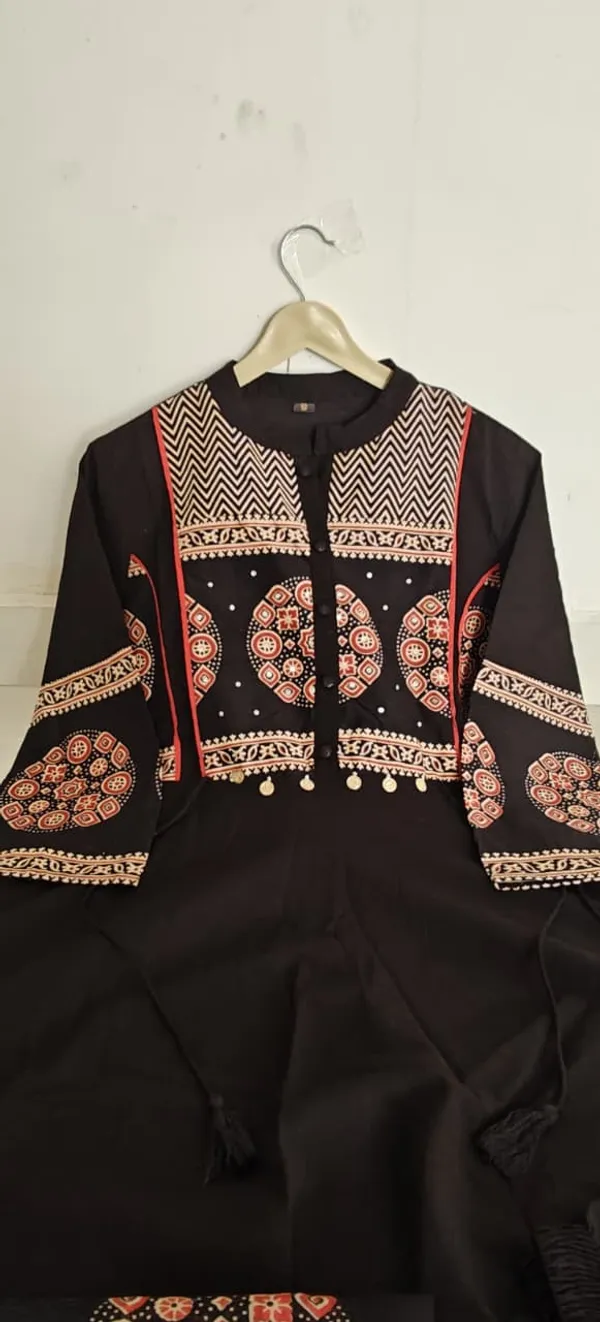 Trending_Printed_Cotton_Anarkali_Kurta_Pant_Dupatta_Set_with_Sequence_Katha_Work