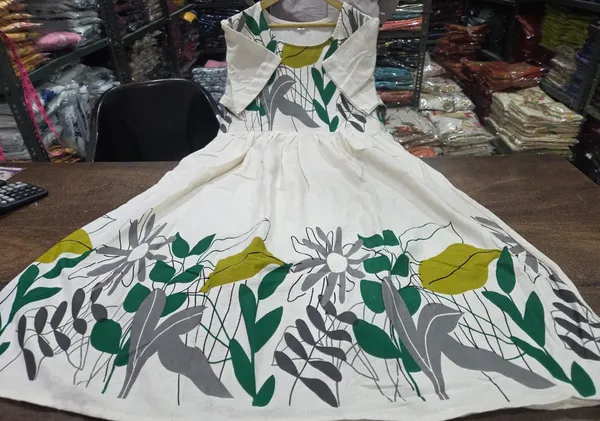 Beautiful_Floral_Print_Cotton_Flex_Midi_Kurti_For_Women