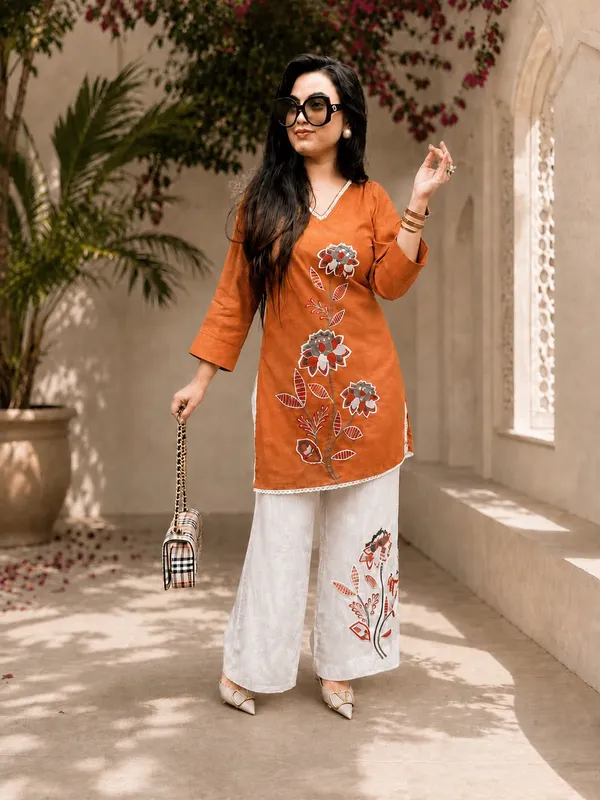 Women's_Cotton_Slub_Floral_Embroidered_Kurti_Pant_Co-Ord_Set
