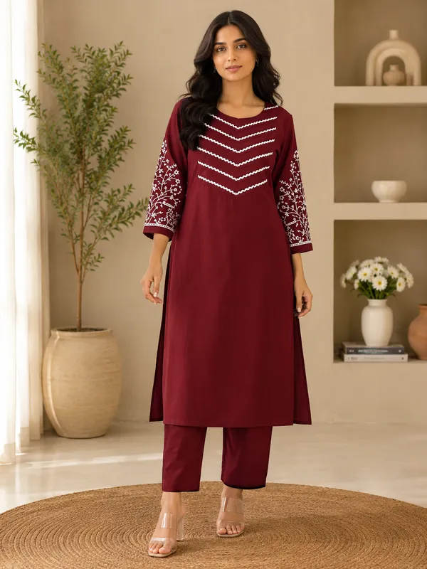 Stylish_Trending_Cotton_Embroidered_Straight_Kurta_Pant_Set_with_Pintuck_Detailing