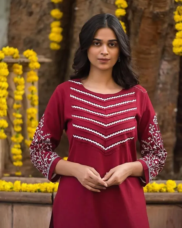 Stylish_Trending_Cotton_Embroidered_Straight_Kurta_Pant_Set_with_Pintuck_Detailing