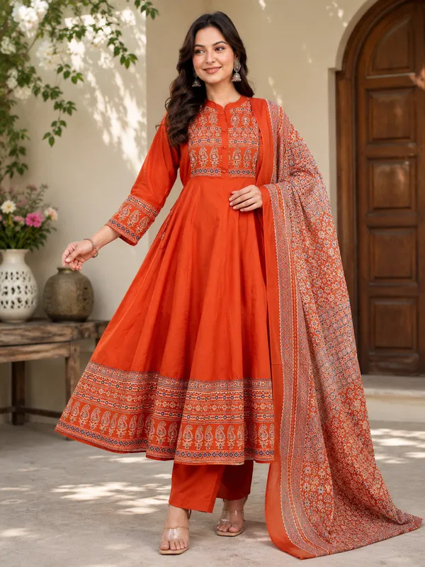 Women's_Premium_Cotton_Flared_Kurta_Pant_&_Printed_Malmal_Dupatta_Set
