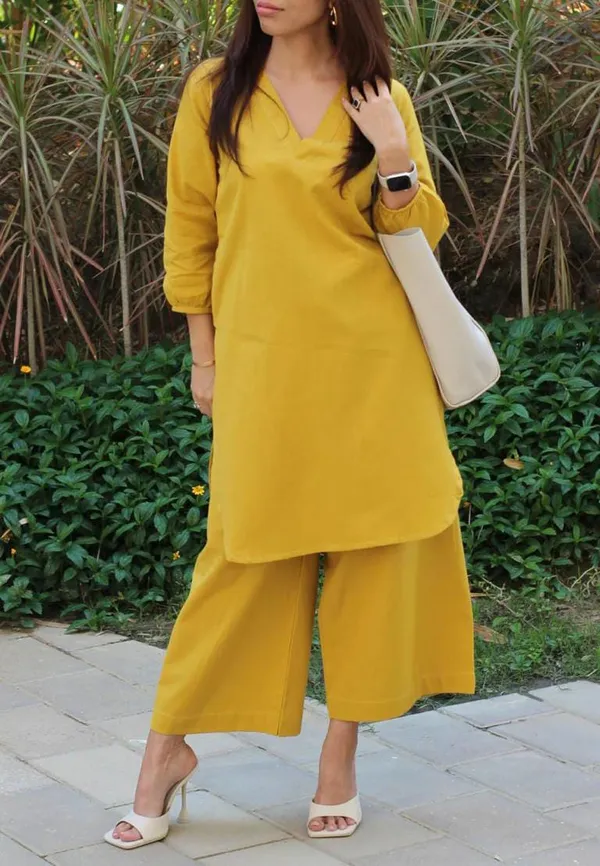 Yellow_Stylish_Cotton_Slub_Kurta_And_Pant_Set_For_Women