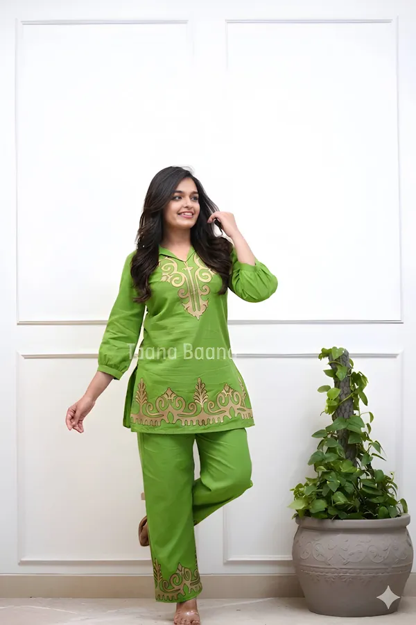 Women_Stylish_Cotton_Flex_Co-Ord_Set_with_Thread_Embroidery_Kurta_and_Pants