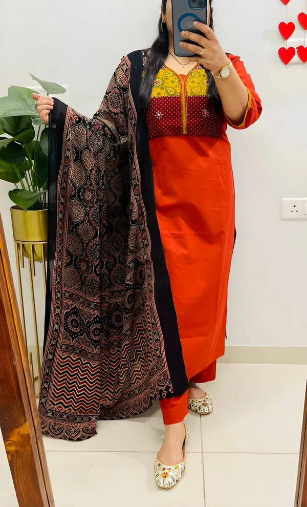 Women_Printed_Cotton_Kurta_Pant_Dupatta_Set