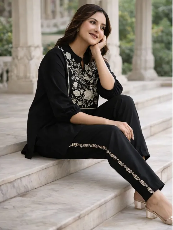 Women_Embroidered_Cotton_Co-Ord_Set