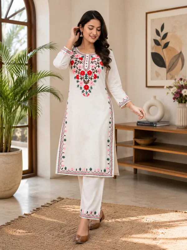 Trending_Floral_Aari_Work_Cotton_Kurta_Pant_Set