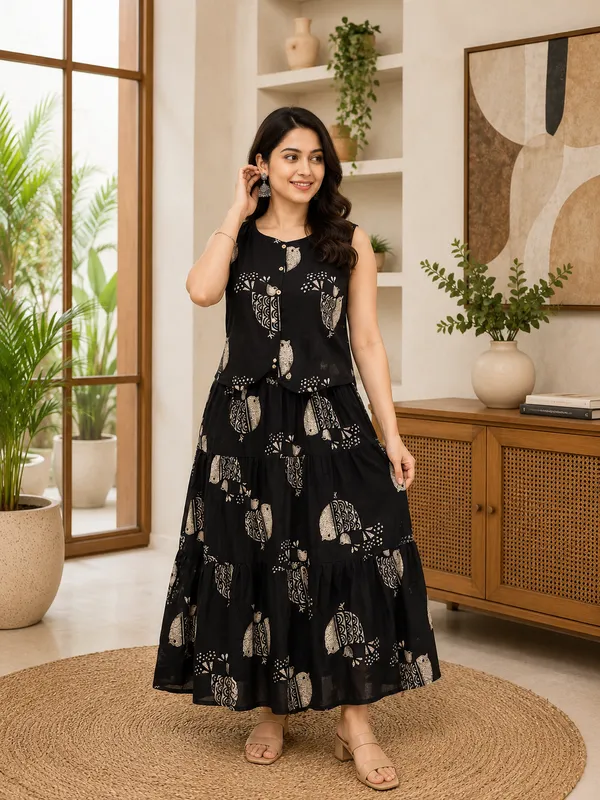 Trending_Cotton_Printed_Sleeveless_Top_and_Tiered_Skirt_Co-Ord_Set