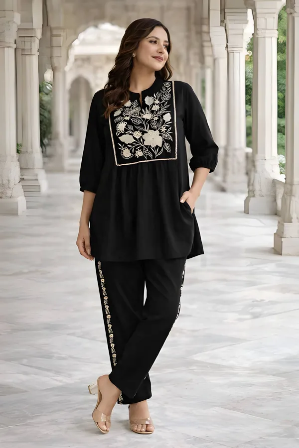 Women_Embroidered_Cotton_Co-Ord_Set