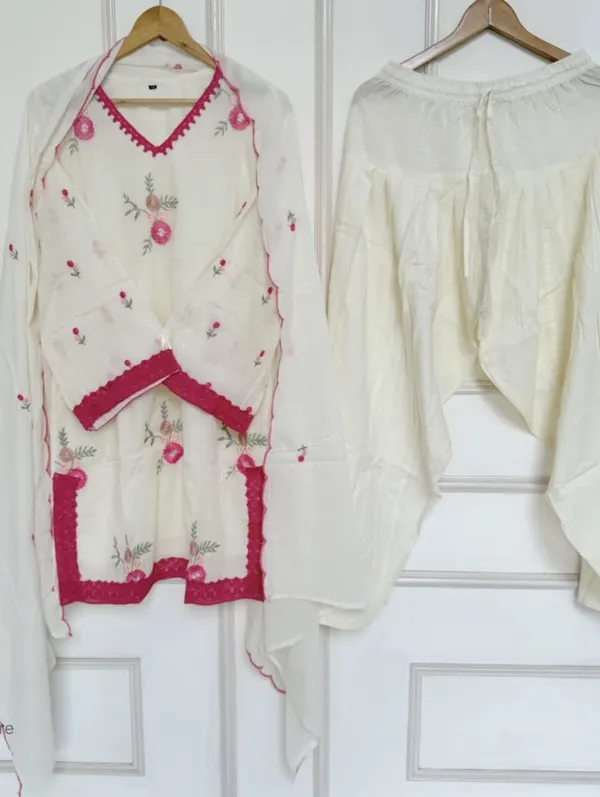 Premium_Cotton_Hand_Embroidered_Jaipuri_Print_Farsi_Salwar_Set_with_Dupatta