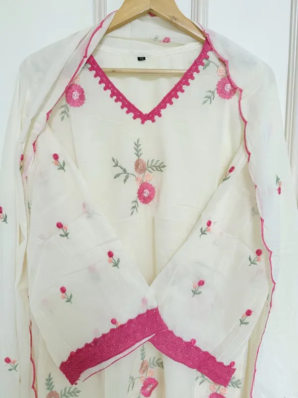 Premium_Cotton_Hand_Embroidered_Jaipuri_Print_Farsi_Salwar_Set_with_Dupatta