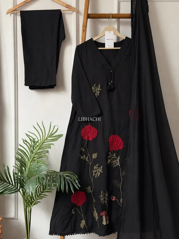 Stylish_Trending_Cotton_Embroidered_A-Line_Kurta_Pant_&_Mulmul_Dupatta_Set
