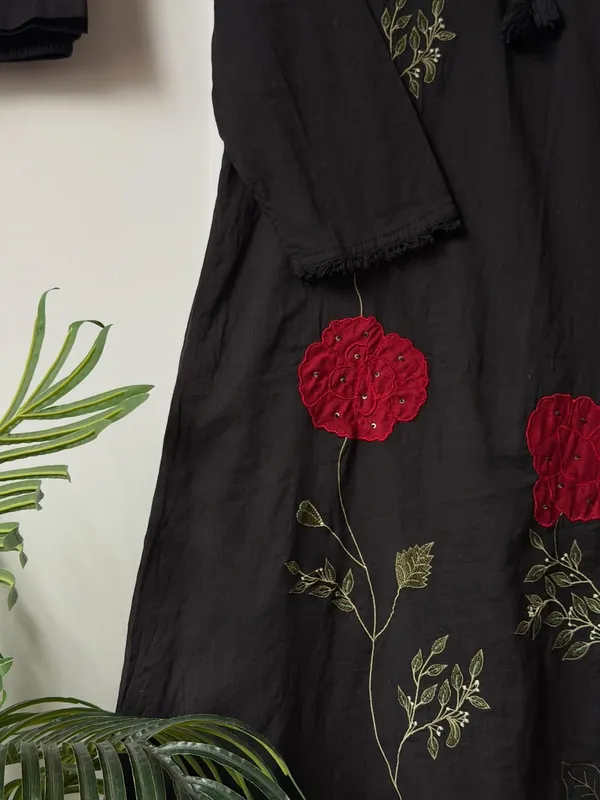 Stylish_Trending_Cotton_Embroidered_A-Line_Kurta_Pant_&_Mulmul_Dupatta_Set