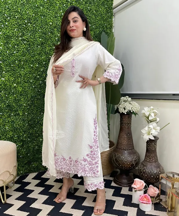White_chic_Katha_Cotton_Kurti_Pant_And_Dupatta_Set