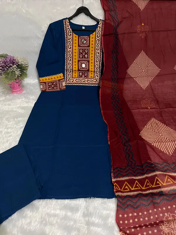 Women_Printed_Cotton_Kurta_Pant_Dupatta_Set