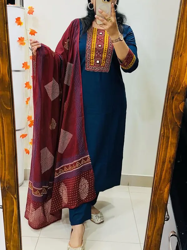Women_Printed_Cotton_Kurta_Pant_Dupatta_Set