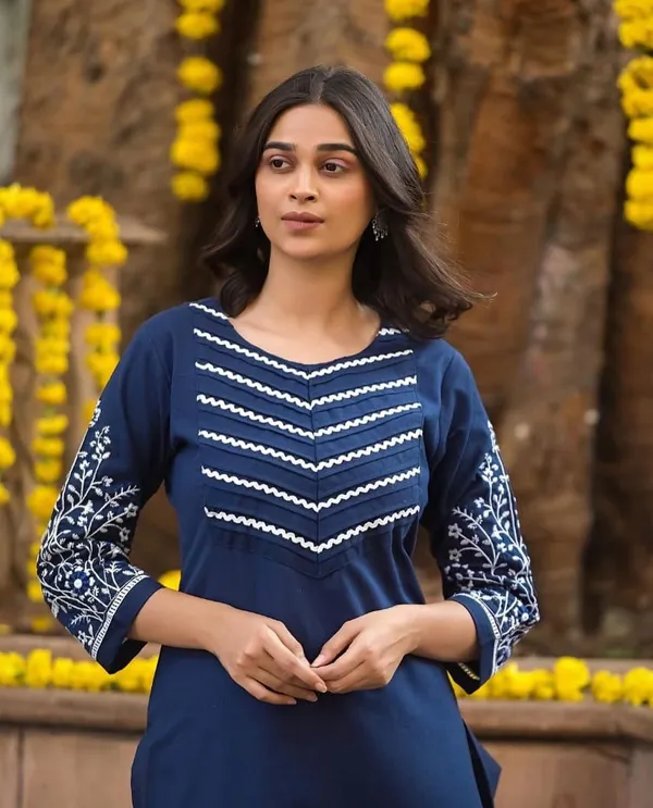 Stylish_Trending_Cotton_Embroidered_Straight_Kurta_Pant_Set_with_Pintuck_Detailing