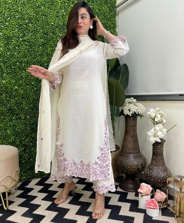 White_chic_Katha_Cotton_Kurti_Pant_And_Dupatta_Set