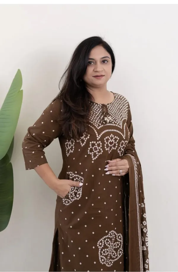 Women_Stylish_Cotton_Bandhani_Print_Kurta_Pant_Dupatta_Set_with_Mirror_and_Kodi_Work