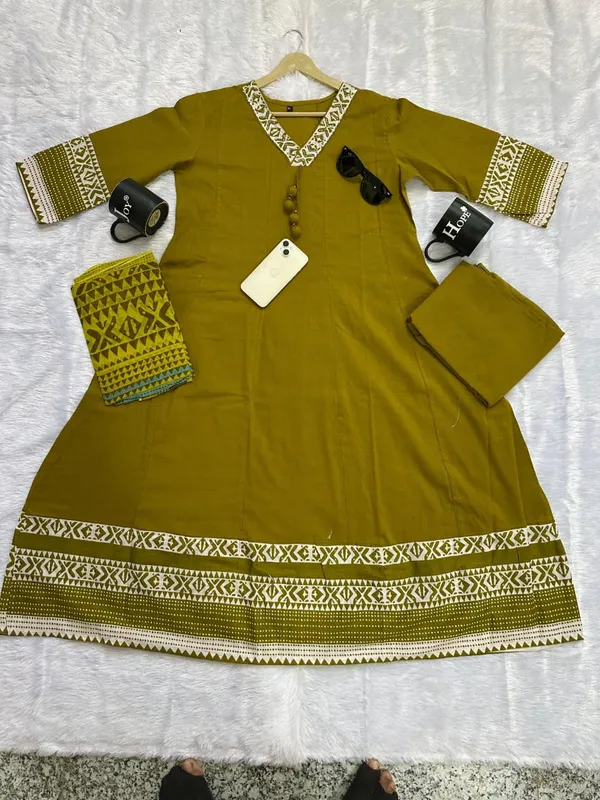 Women_Stylish_Hand_Work_Anarkali_Kurta_Pant_Dupatta_Set