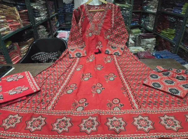 Trending_Hand_Work_Cotton_Anarkali_Kurta_Palazzo_&_Dupatta_Ethnic_Set
